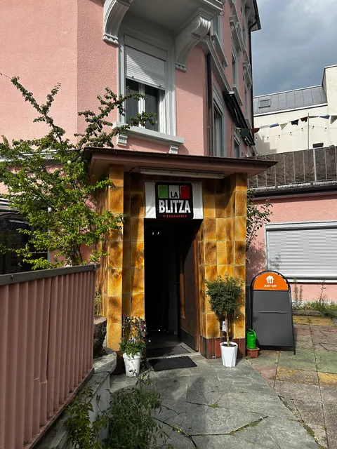 La Blitza Pizza Kurier