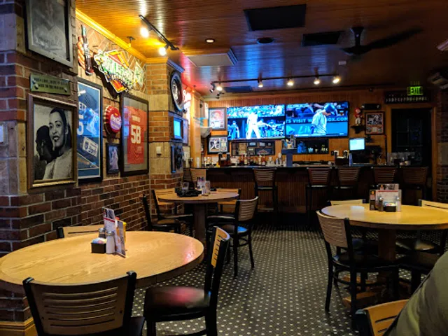 Five Four Restaurant & Drafthouse- Independence