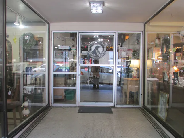 Emporium Ayala: Antiques & Furniture