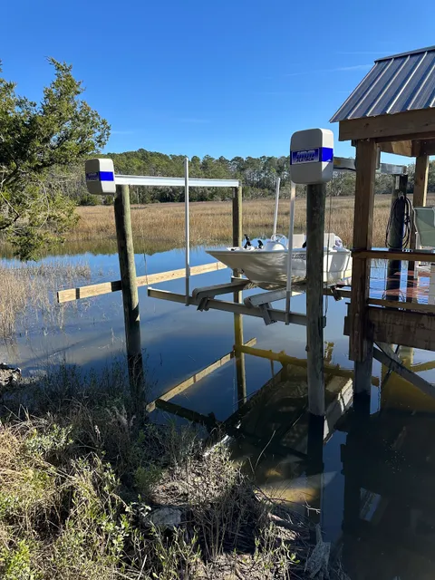 Swamp Fox Dock & Marine