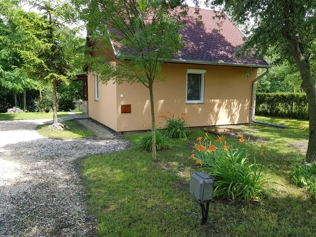 Boglárka Horgásznyaraló