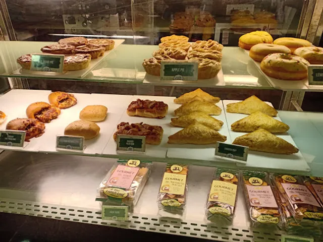Unibic French Loaf Bakery and Cafe | Cake Shop Besant Nagar, Chennai