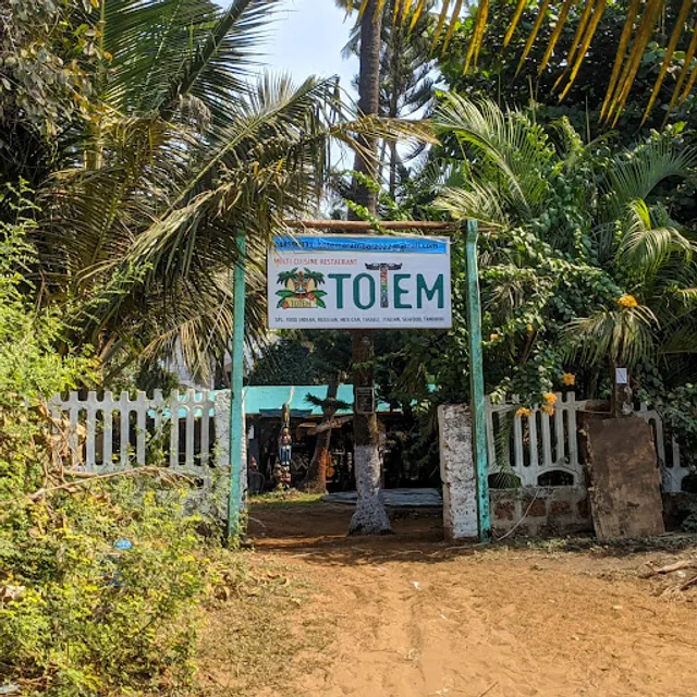 TOTEM Art Cafe Performance Space