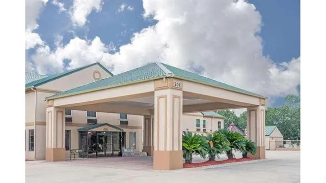 Days Inn by Wyndham Denham Springs-Baton Rouge East