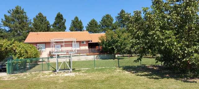 Кућа sa bazenom „Теја"