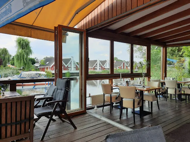 Hafenrestaurant, Bootsvermietung