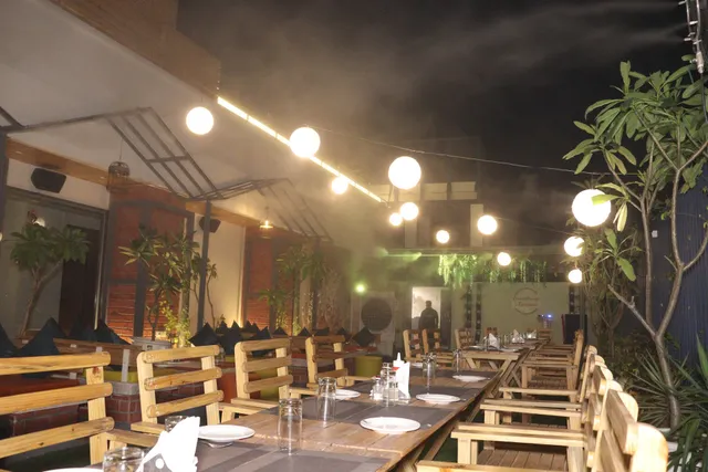 Woodhouse Grill N Cafe | Best Rooftop Cafe in Meerut | Best Restaurant in Meerut |