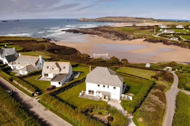 Raintree House Holidays