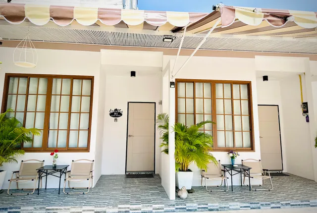 Papa House - ปาป้าเฮ้าส์ บางแสน