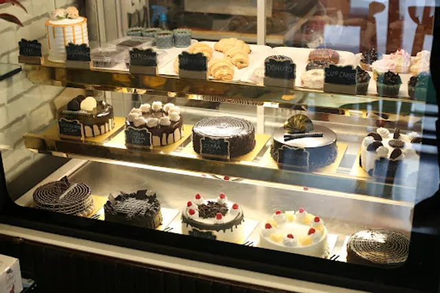 FNP Cakes - Cake and Gift Hampers in Thane West, Thane