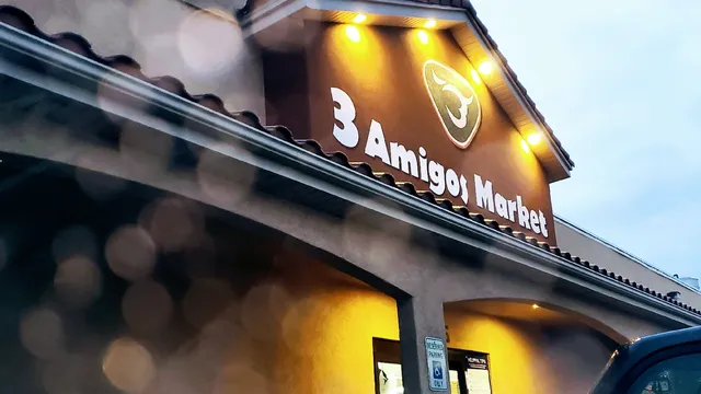 3 Amigos Market