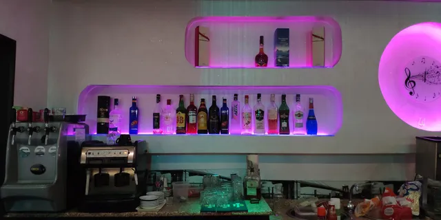 The Voice Fashion Bar