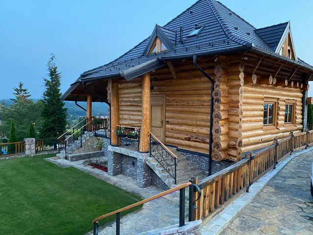 MOUNTAIN DREAM HOUSE