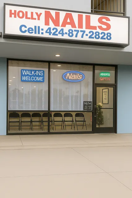 Holly Nails | Los Angeles