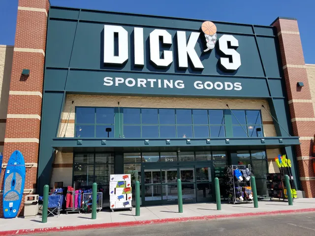 DICK'S Sporting Goods