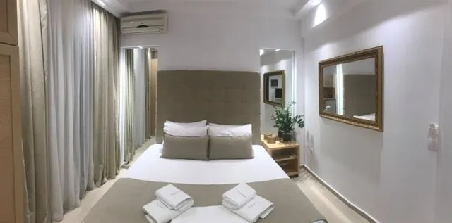 Rebekka House, Neos Marmaras