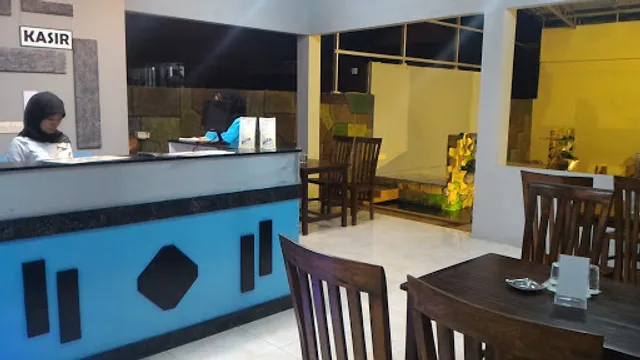 Rumah Makan Kampoeng Padi 1