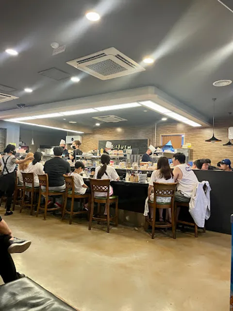 Sushi Hiromi Conveyor Belt Sushi - Specialty Restaurant