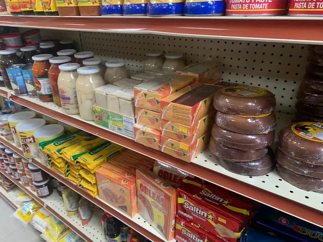 Robins Fresh Market Toms Rive