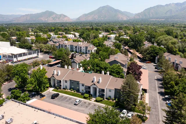 Cottonwood Apartments