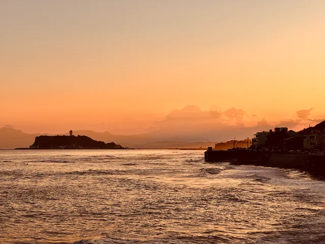 Inuiwa (Dog Rock of Inamuragasaki)