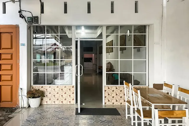 RedDoorz @ Orien Guesthouse Pematang Siantar