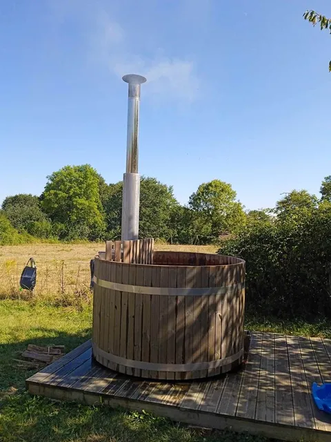 Les Hébergements du Clos de l'Isop - Insolites et Gîte
