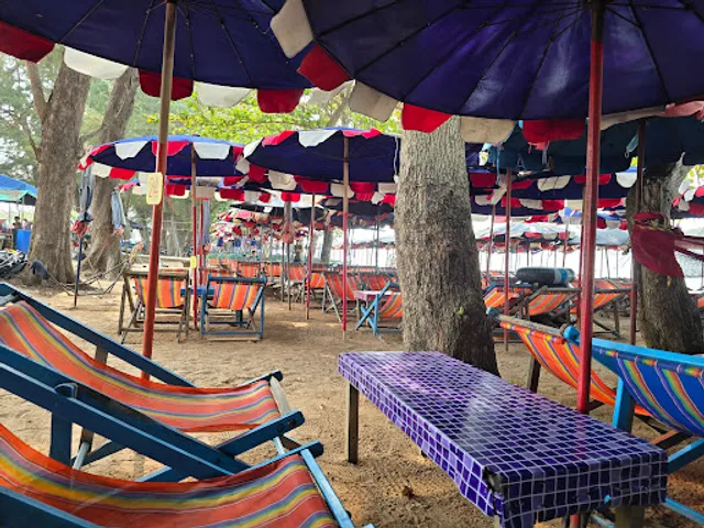 ร้านน้องโอซีฟู้ดสาขา1 ริมหาดแม่พิมพ์