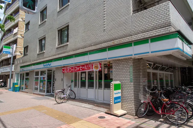 FamilyMart Nishiikebukuro