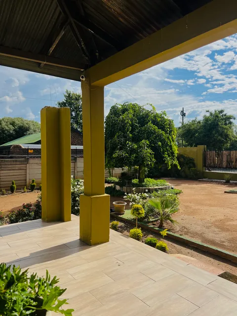 Thee Agolo Guesthouse