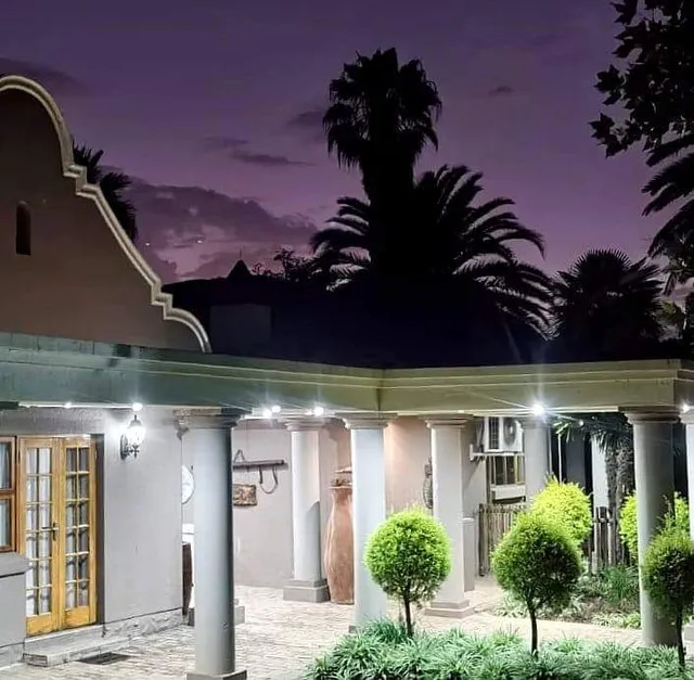 Kromdraai Guest House