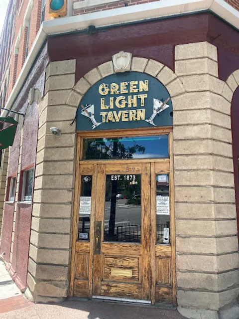 Smitty's Greenlight Tavern