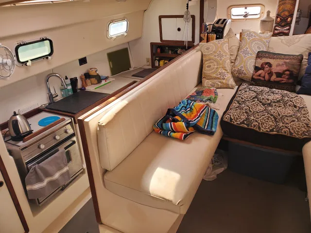 Pier One Yacht Sales - St. Petersburg Municipal Marina