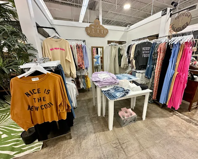 Painted Tree Boutiques - Glen Allen