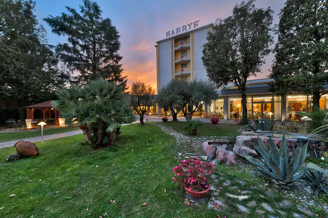 Hotel Harrys' Garden