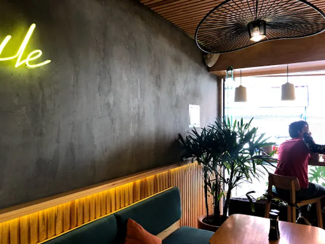 Olu Hawaiian Poke House