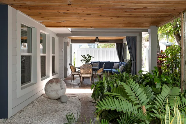 Gulfside Resorts Lobby & The Indian Rocks Inn