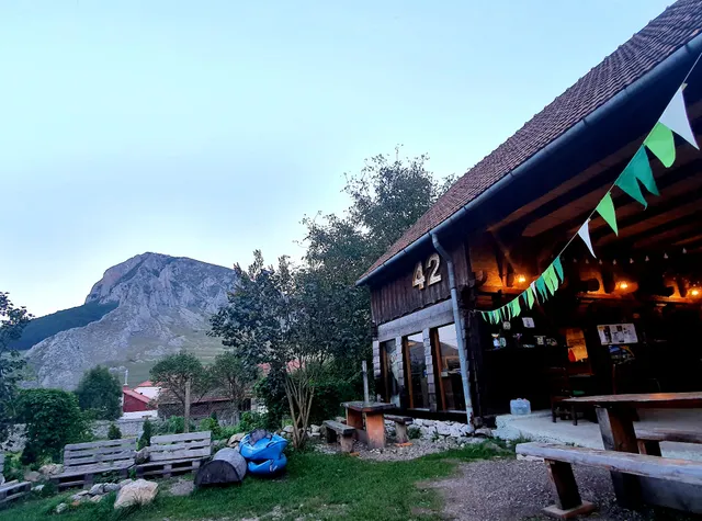 42 Bistro & Guesthouse