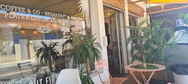 Savage Cafe La Capte