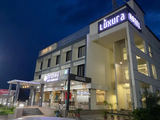 HOTEL LUXURA & FESTIVA RESTAURANT
