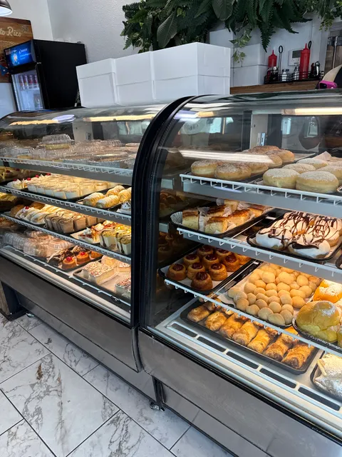 Rico Rico Bakery & Restaurant