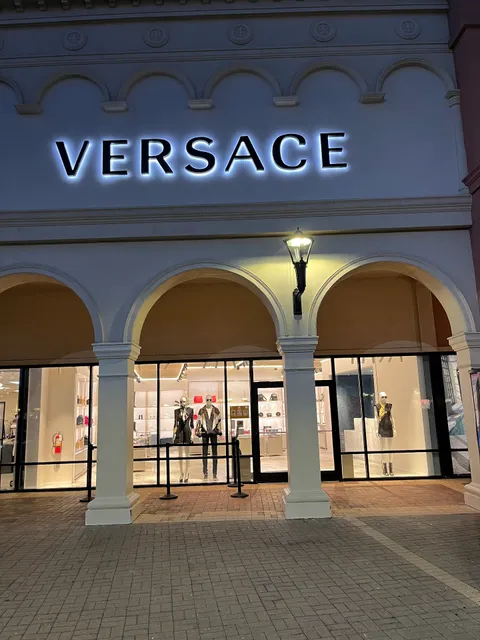 VERSACE