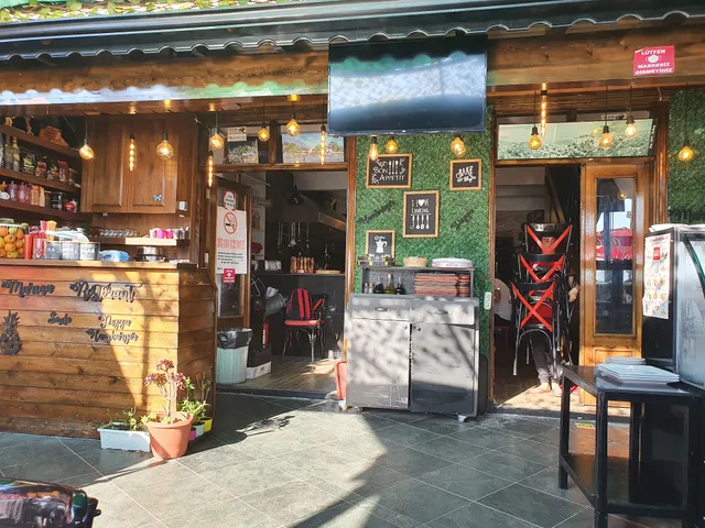 Marina Restaurant Cafe