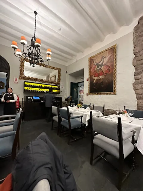 Alma bar & restaurant