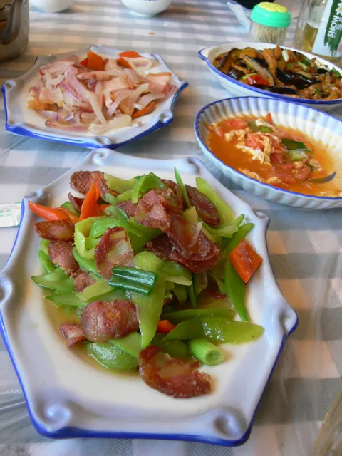 Hutiaoxia Farm Restaurant