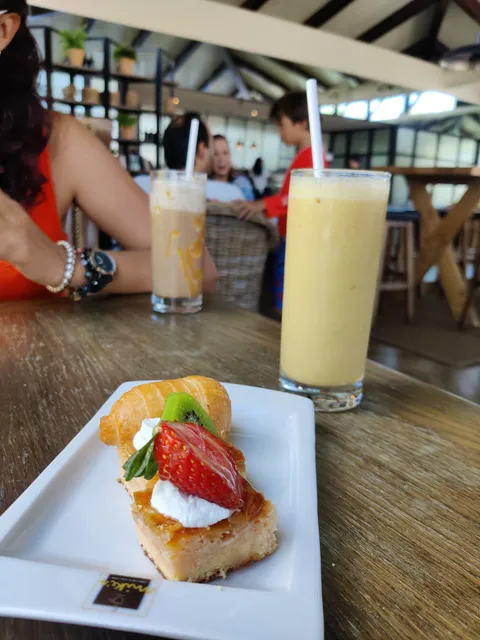 Mike's Coffee & Tea at Ocean El Faro