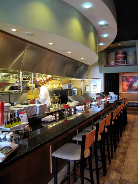 Crew Restaurant & Bar