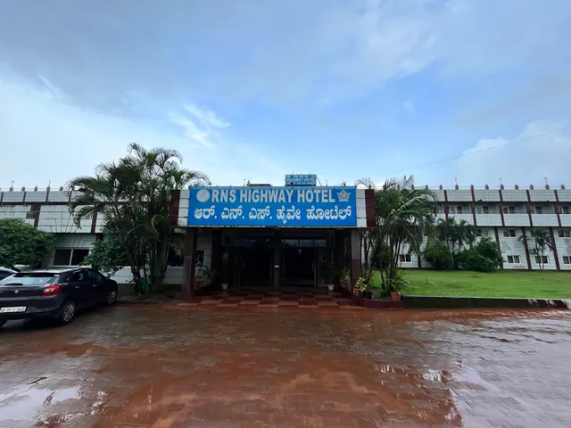 RNS Highway Hotel