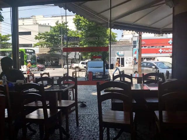 Tipicamente bar e restaurante