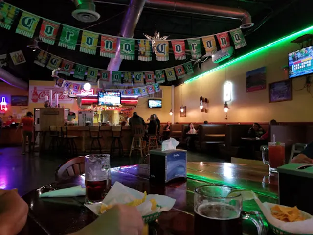 Los Bravos Mexican Grill and Cantina